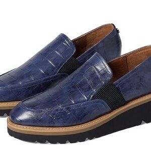 NIB DONALD PLINER Navy Croc 1" Platform Trudie Almond Wedge Loafers